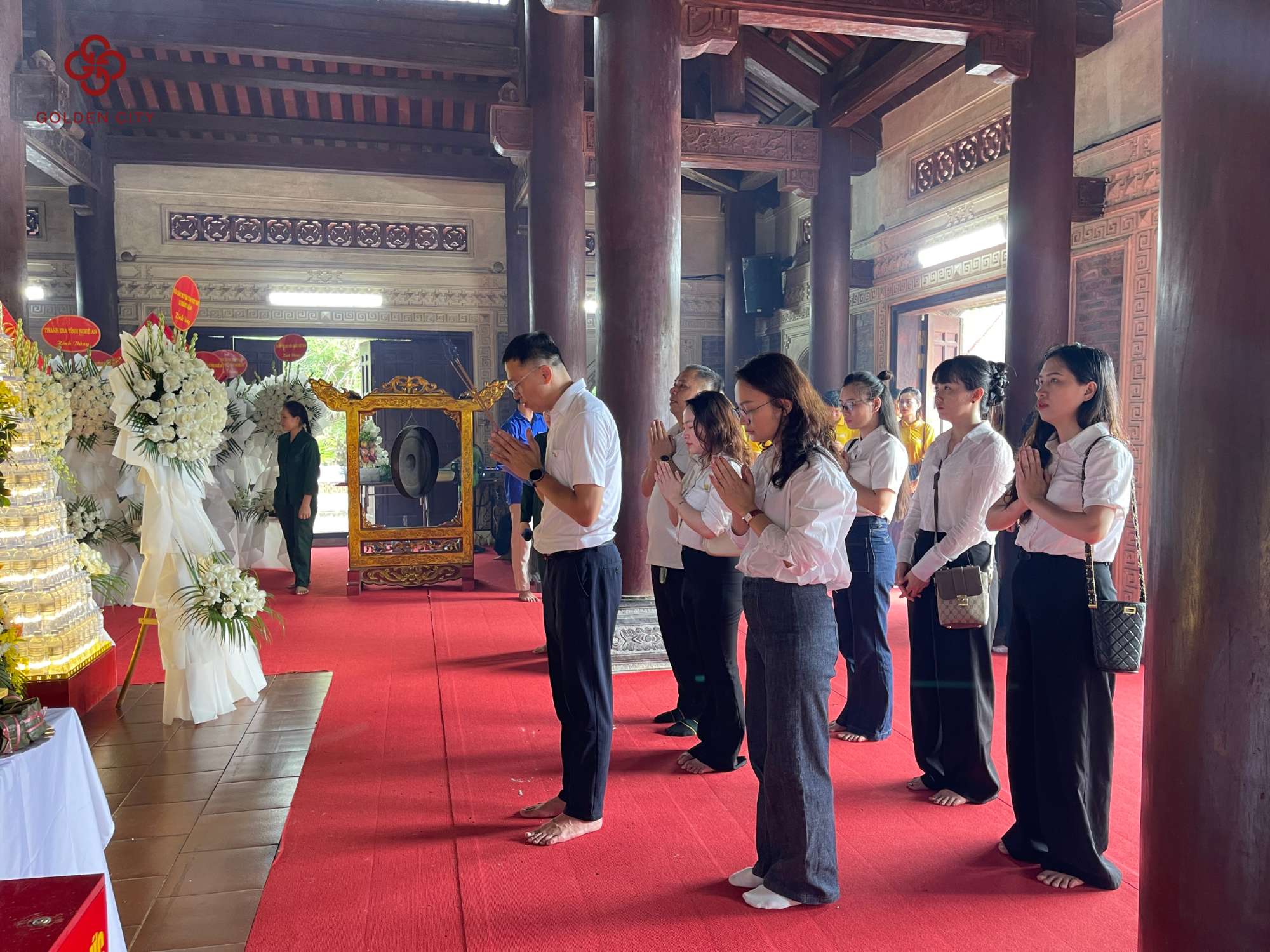 <strong>TẬP THỂ GOLDEN CITY TRI ÂN THÀNH KÍNH – DÂNG HƯƠNG TẠI CÁC NGHĨA TRANG LIỆT SĨ</strong>