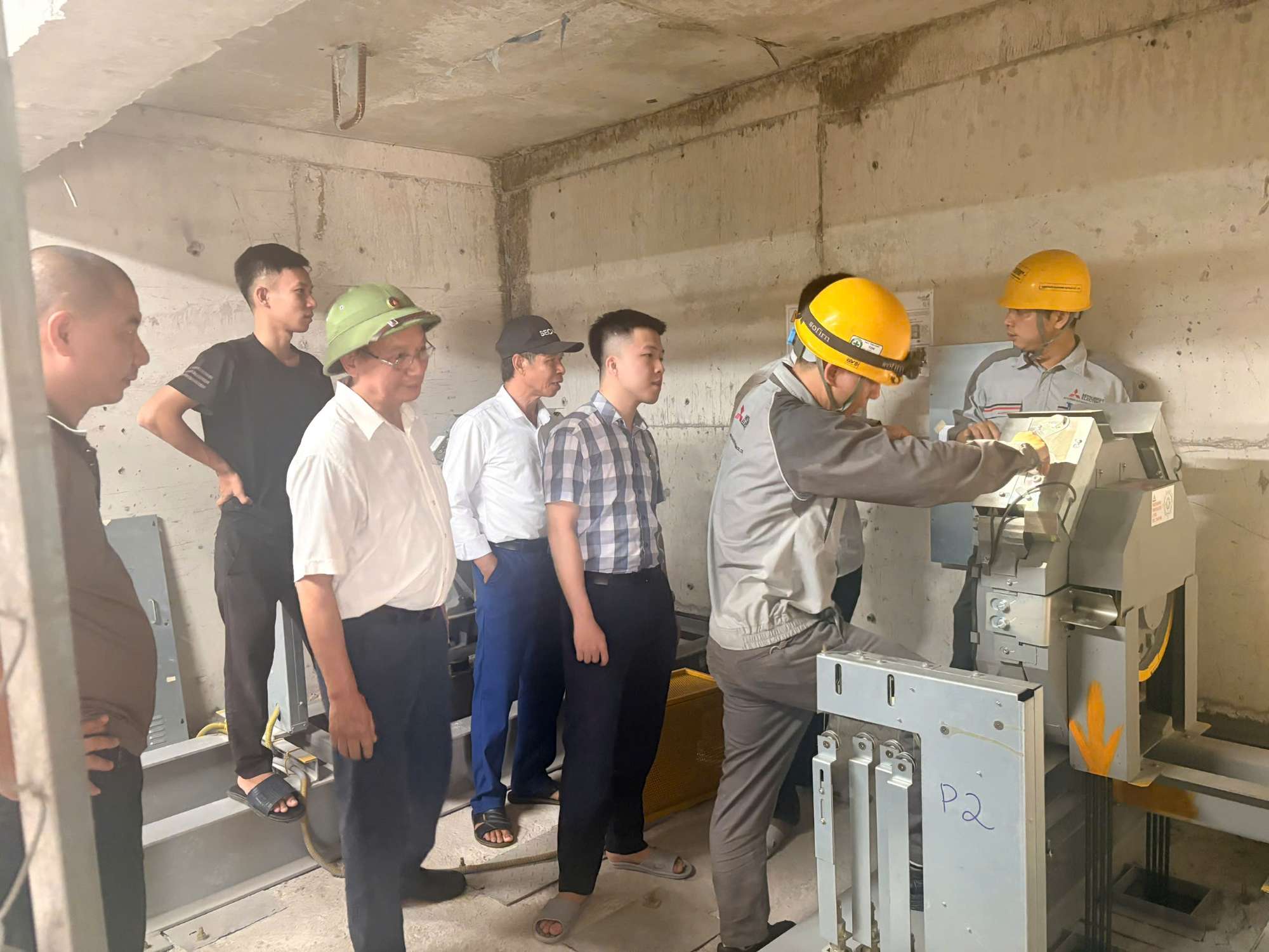<strong>TẬP HUẤN CỨU NẠN, CỨU HỘ THANG MÁY – NÂNG CAO KỸ NĂNG ỨNG PHÓ TÌNH HUỐNG KHẨN CẤP</strong>